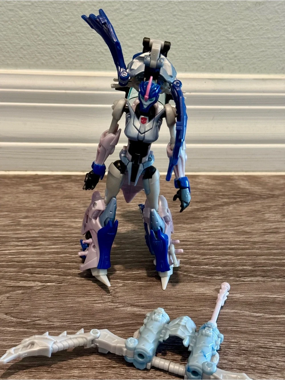 Transformers Prime Beast Hunters Deluxe Class Arcee action figure
